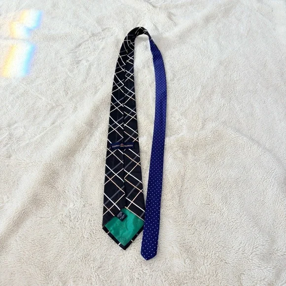 Tommy Hilfiger Silk Tie | Classic Preppy Quiet Luxury Menswear | Polka Dot Blue - Picture 10 of 10